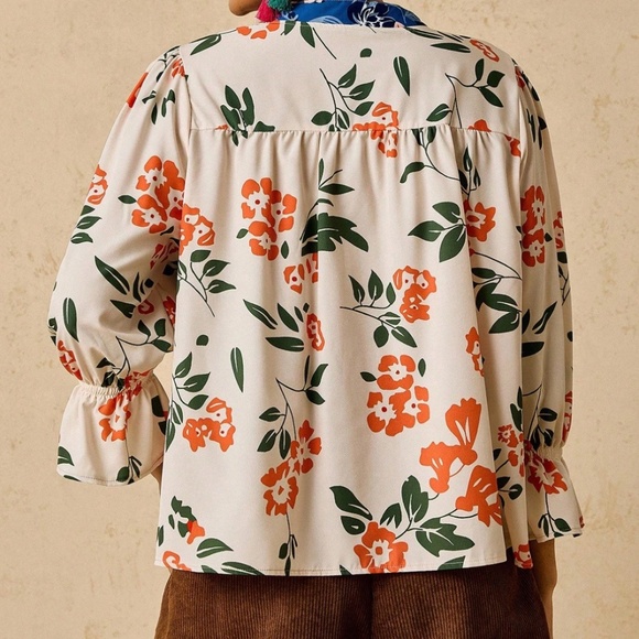 Plus Floral Print V neck 3/4 sleeve Blouse - Picture 4 of 6